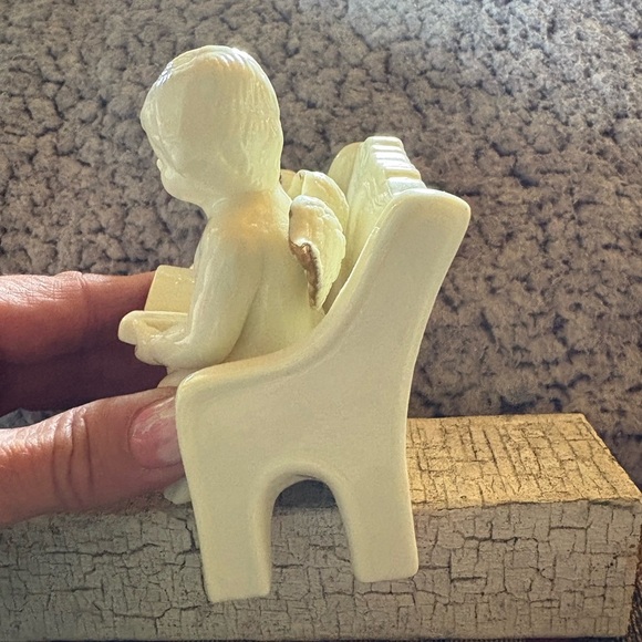 Vintage Porcelain Angel Figurine Two
Angels Sitting On a Bench - Picture 4 of 12